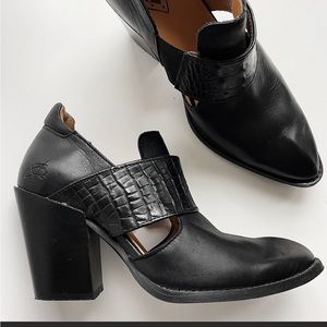 John Fluevog Black Leather Rockabilly
Boots 502 size 8